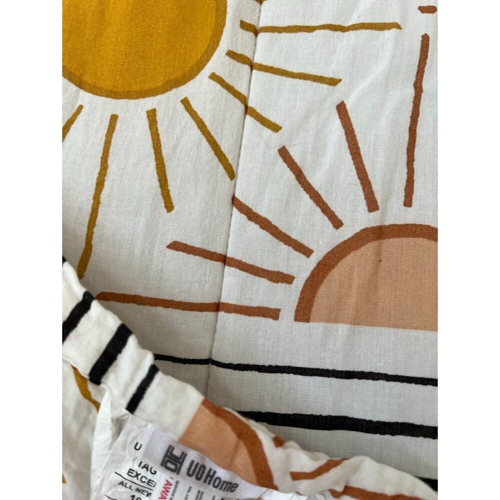 Urban Outfitters Geo Sun Queen Quilt Stitched Quilt Cotton Cover 86x86" - Picture 3 of 5